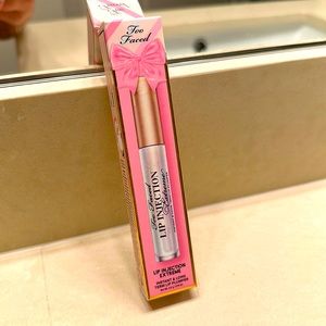 Too Faced “Lip Injection Extreme” lip plumper